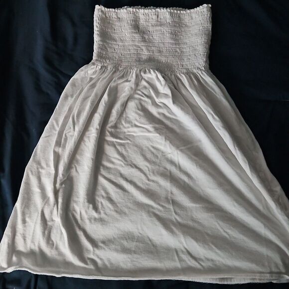 SO White Smocked Tube Top Pre Loved Size Medium - Picture 5 of 7
